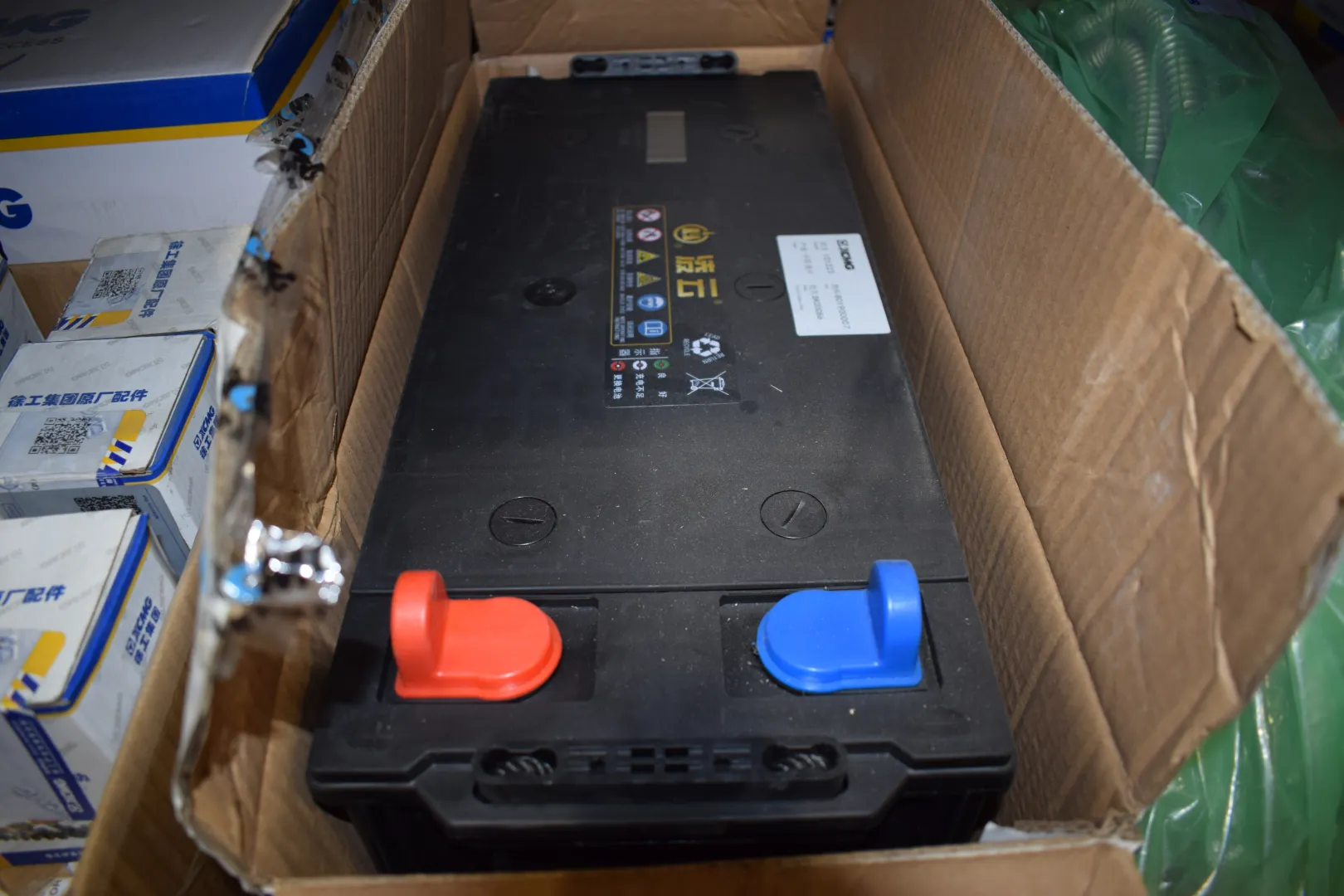 ЗАПАСНАЯ ЧАСТЬ СПЕЦТЕХНИКИ МАРКИ XCMG: АККУМУЛЯТОР 6-QAW-180D (10200083) (XC8-S2570)