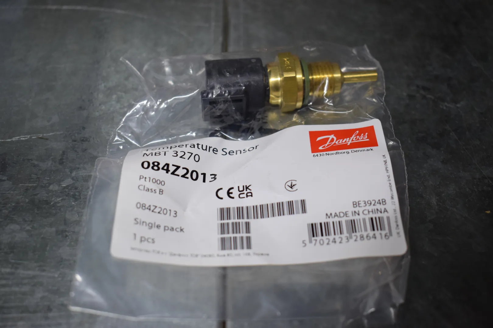 ЗАПАСНАЯ ЧАСТЬ СПЕЦТЕХНИКИ, МАРКИ XCMG: ДАТЧИК ТЕМПЕРАТУРЫ MBT3270-02000-028-C0C00(084Z2013)