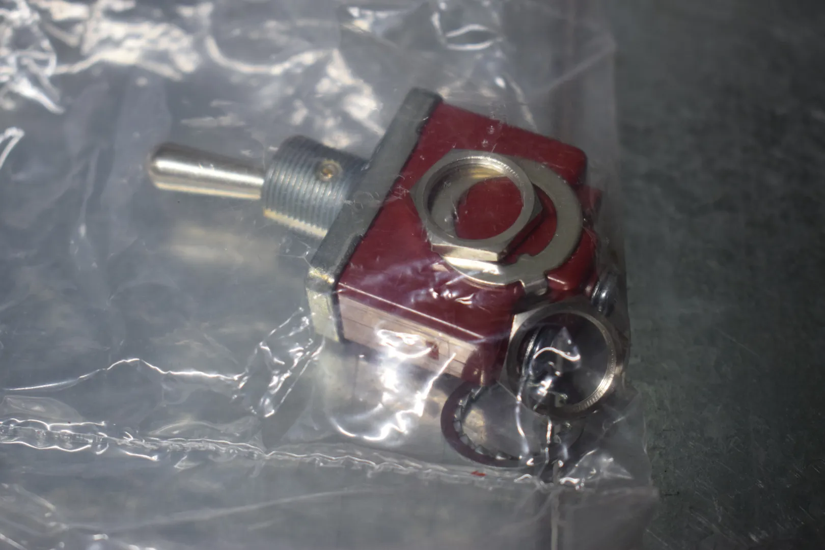 ЗАПАСНЫЕ ЧАСТИ СПЕЦТЕХНИКИ, МАРКИ XCMG: CT3100 CT3100 ОДНОЛЕЗВИЙНЫЙ ДВУХПОЗИЦИОННЫЙ ВЫКЛЮЧАТЕЛЬ